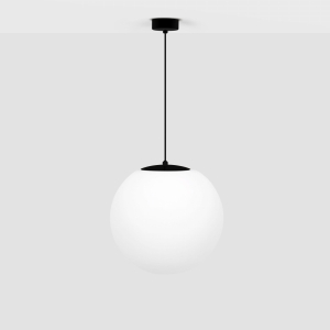 Czarna lampa wisząca z dużym mlecznym kloszem 30 cm K-4922 z serii SAVOY Kaja Lighting